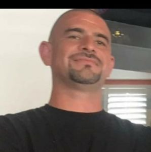 Meet your Posher, Carlos